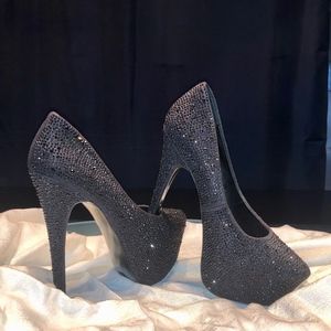 Black Steve Madden platform  Rhinestone shoes